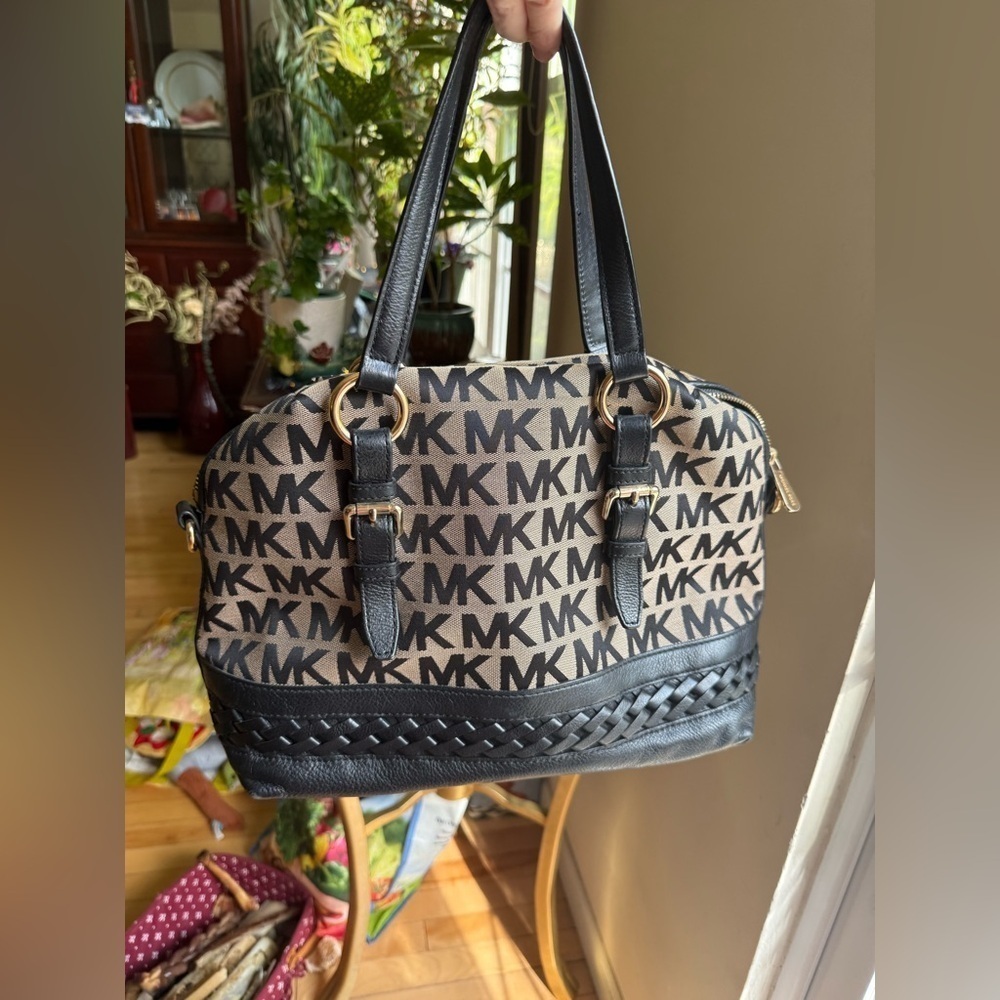 Michael Kors Gladstone signature Black Beige Leather Fabric LG Satchel Bag Purse